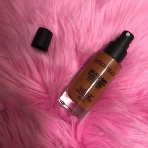 BRAND NEW SMASHBOX FOUNDATION